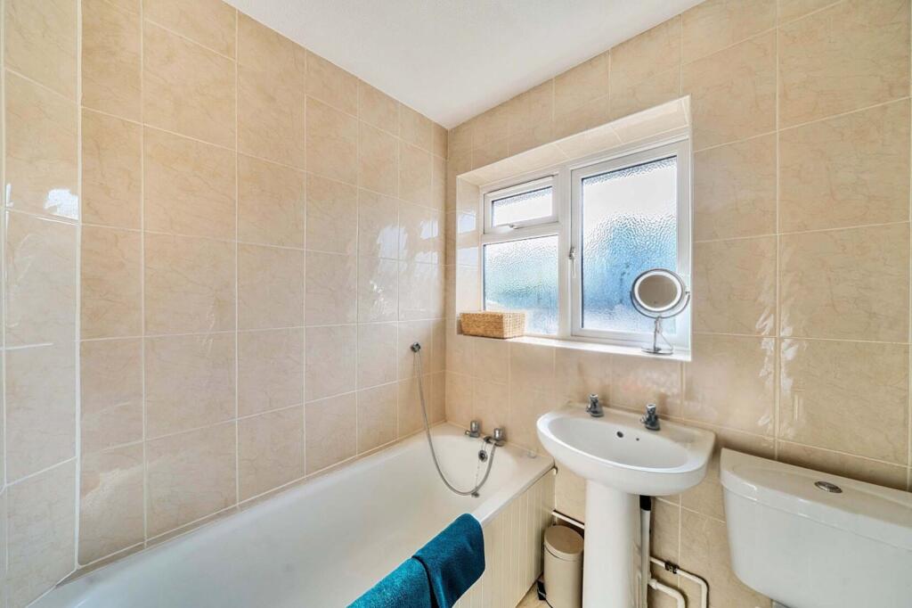 House in Basingstoke and Deane, Viables - More