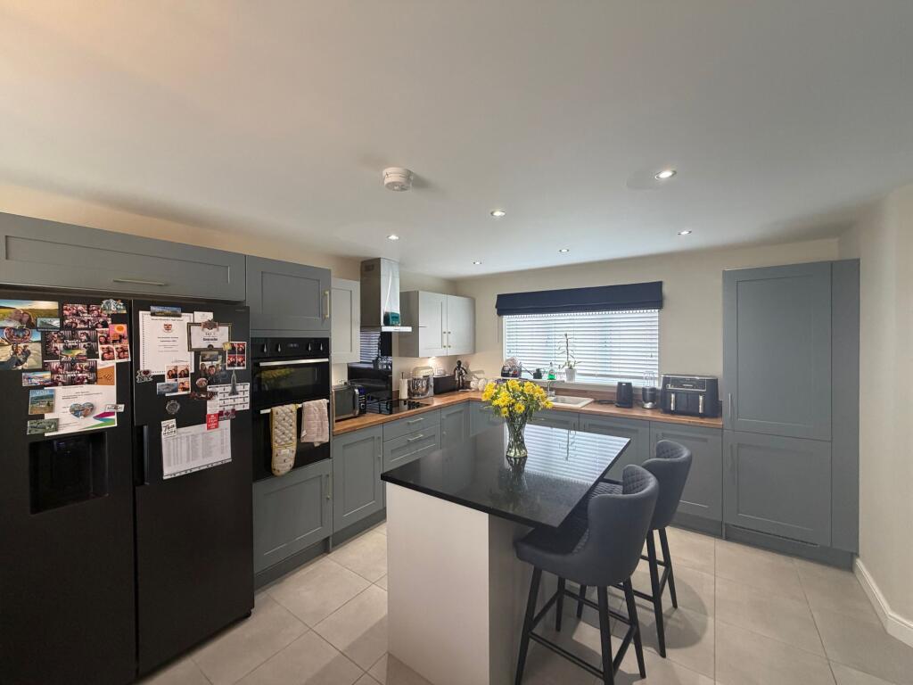 House in West Lindsey, Lea CP - View 4
