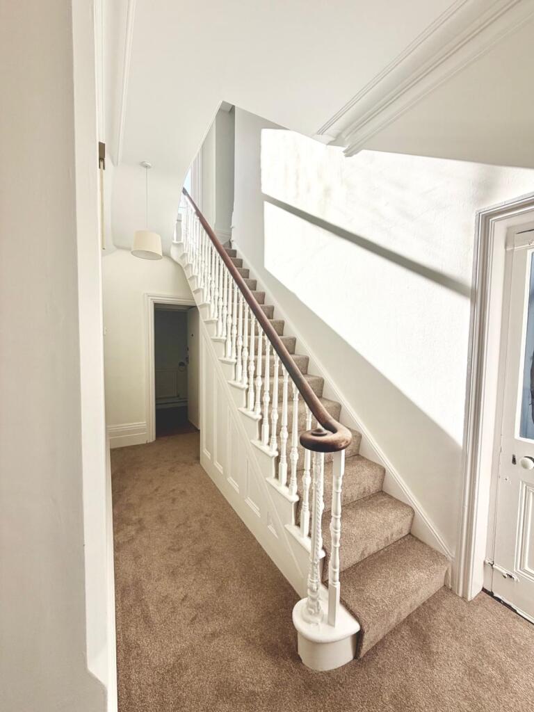 House in Twickenham - View 3