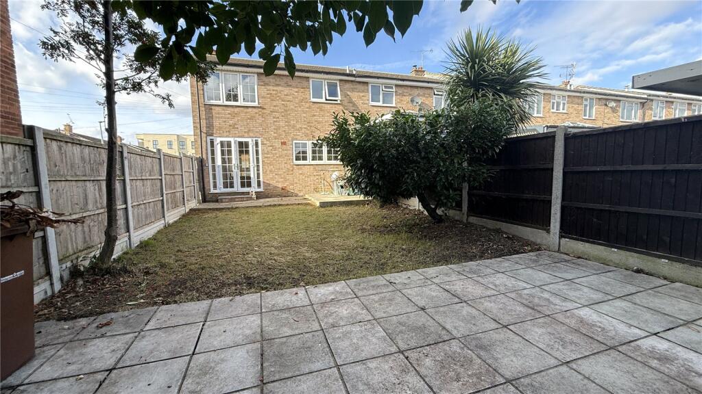 House in Thurrock, Essex - View 4