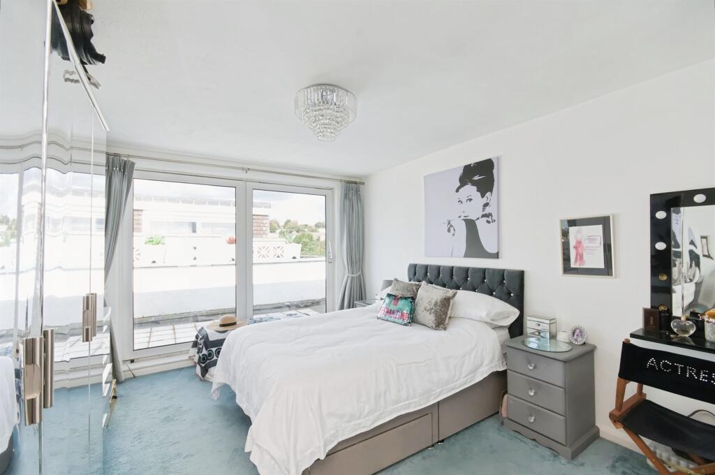 Apartment in Tonbridge - View 5