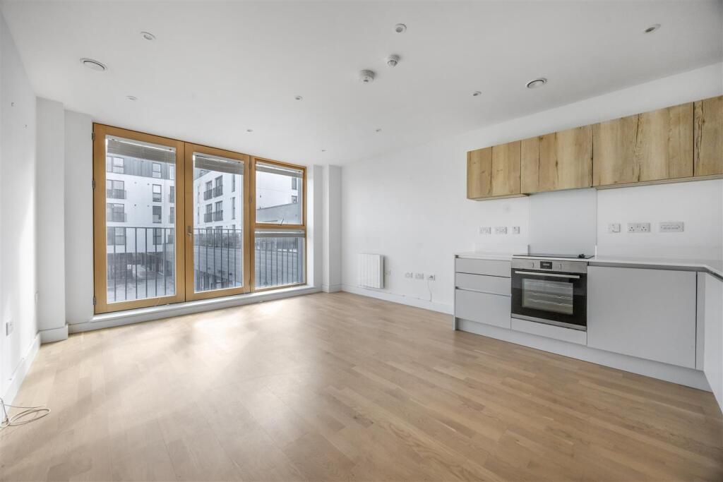 Main image of property: Riverside View, Temple Street, Keynsham