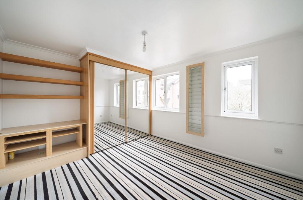 Apartment in Epping Forest, Waltham Abbey - View 2