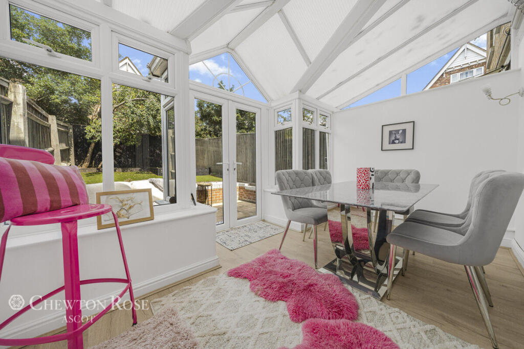 House in Slough - View 5