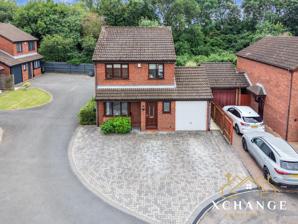 3-bed detached on Penryn Close, Nuneaton, CV11, £325,000