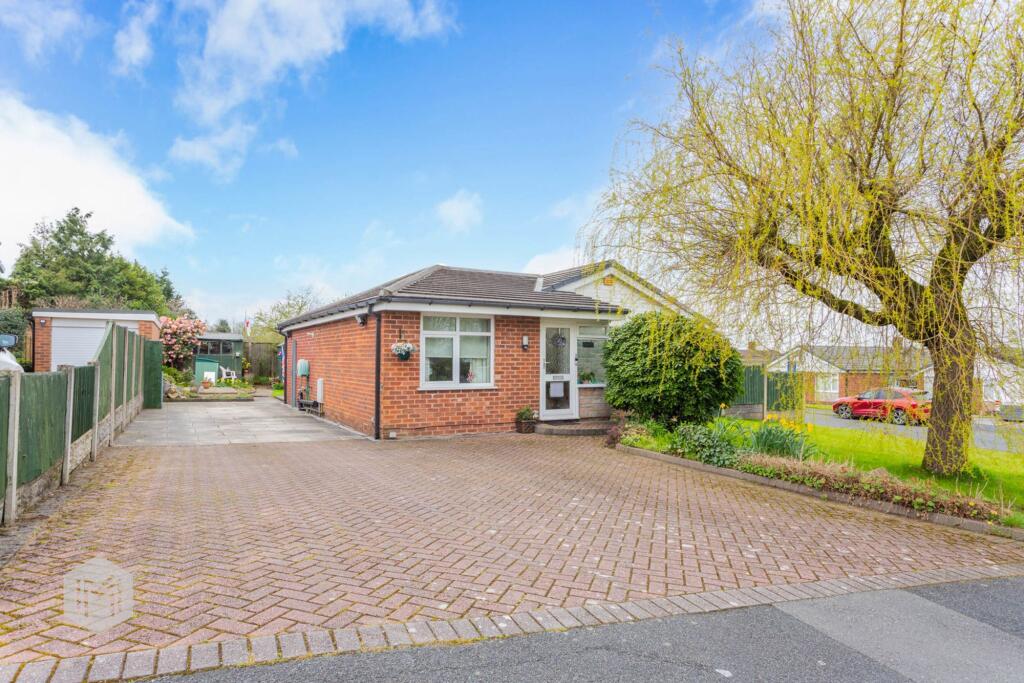 3-bed detached on Whitegate, Bolton, BL3, £325,000