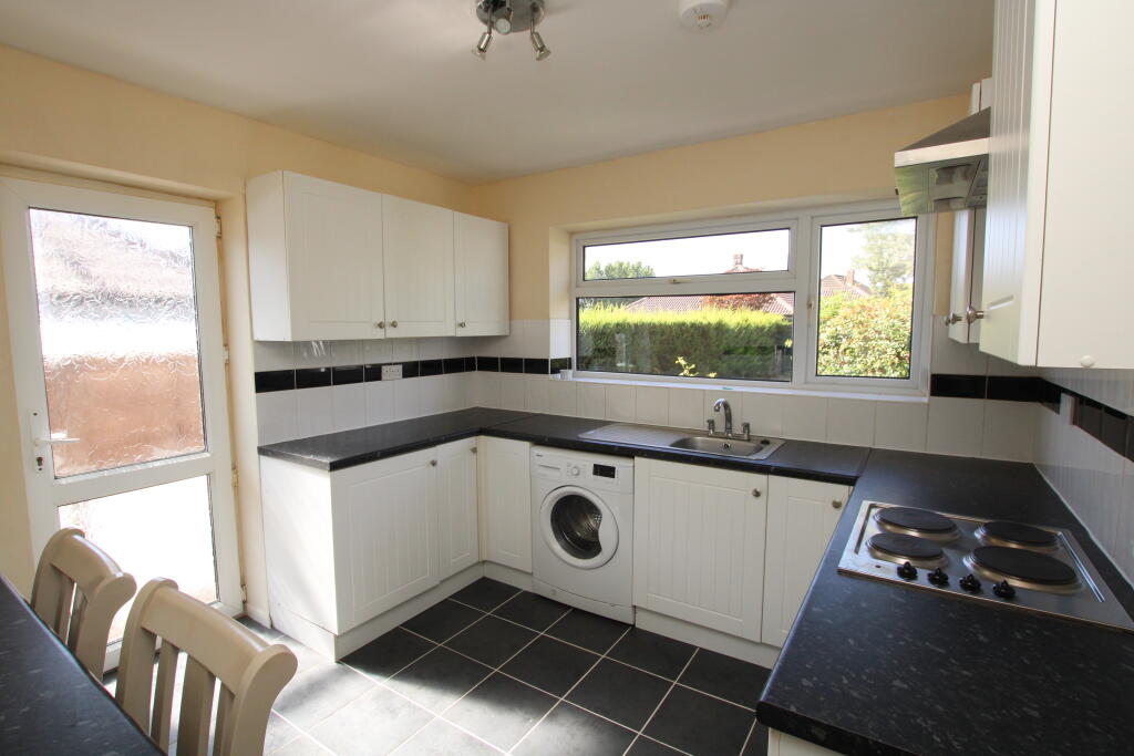 House in East Hampshire, Lindford - More