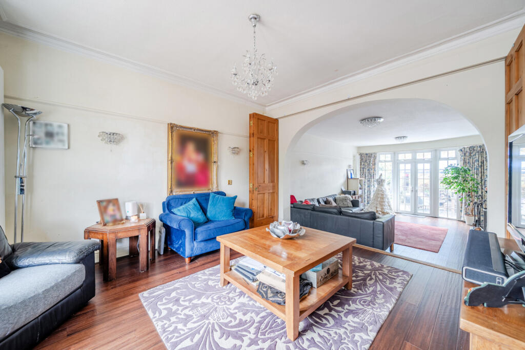 House in Elmbridge, Weybridge - View 4