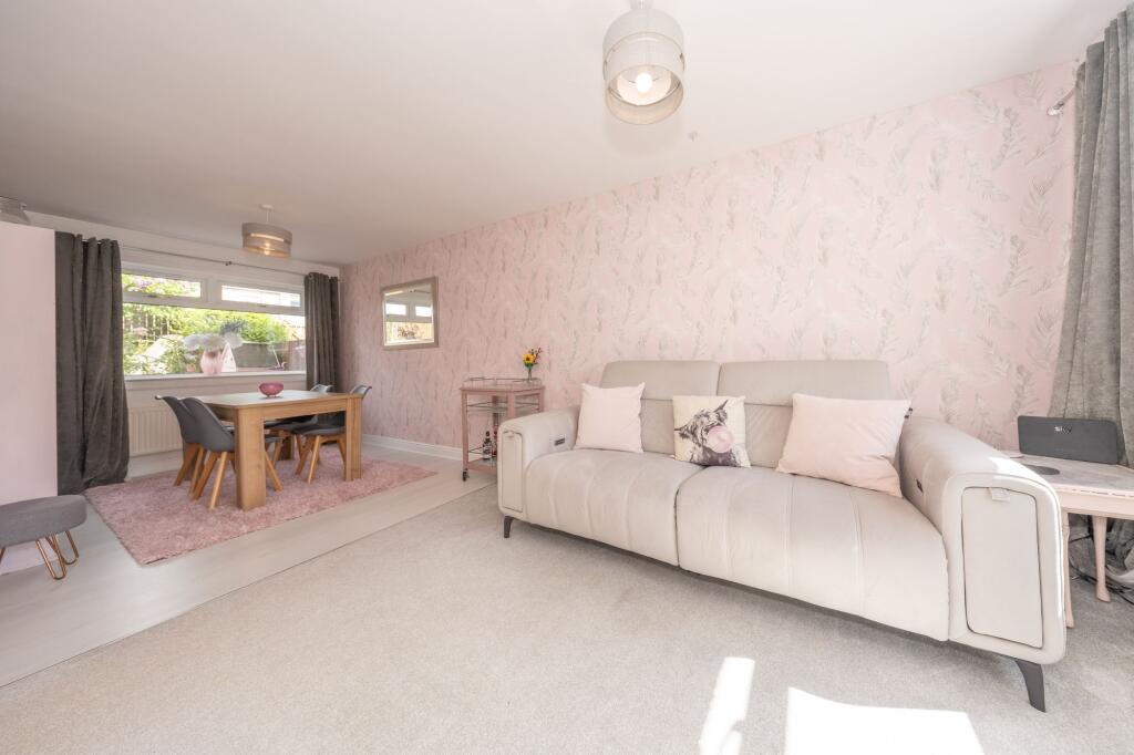 Huron Avenue, Howden, Livingston, EH54 6LG photo 2