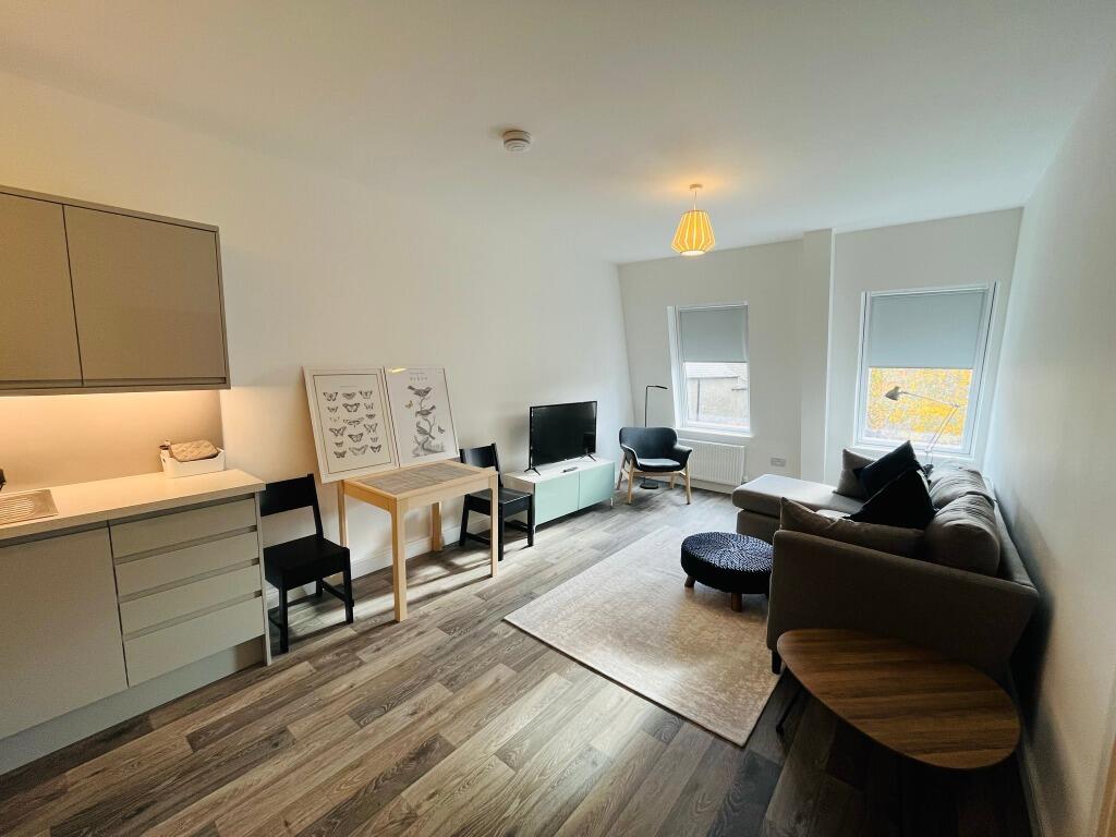 Main image of property: 2D Eastgate, Peebles, EH45 8AD