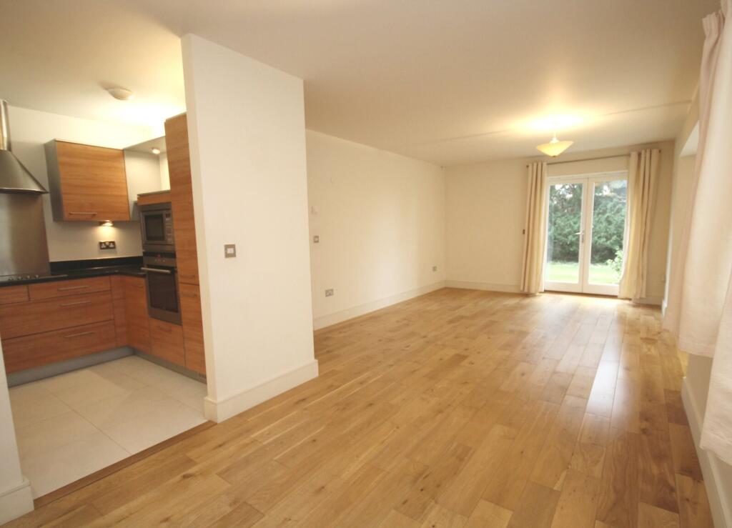 Apartment in Reading - View 4