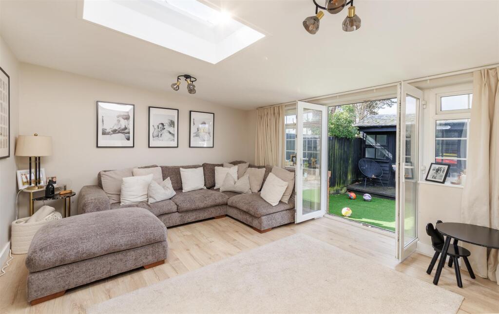 House in Gurnard - View 2