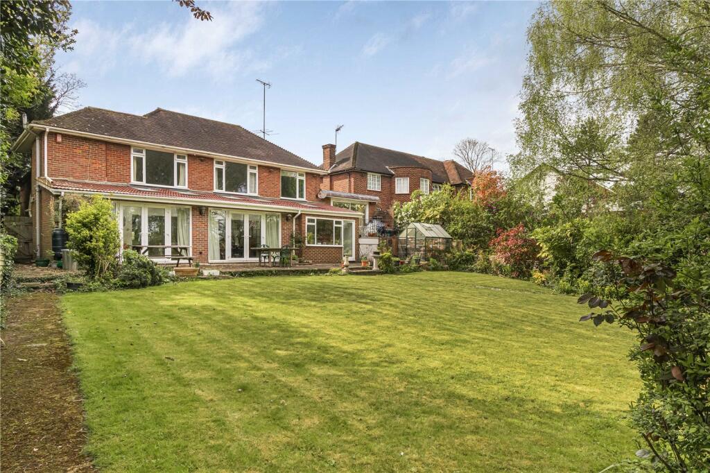 Main image of property: Oakleigh Park South, Whetstone, London, N20