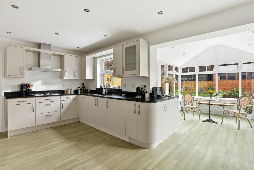 House in Stratford-on-Avon, Stratford-upon-Avon - View 3