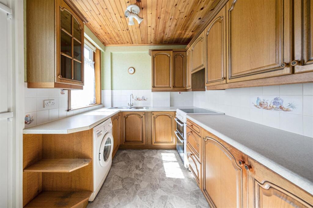 House in Kirkcaldy - More