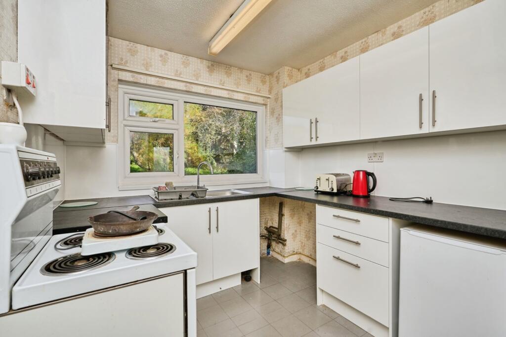Miller Close, Newport, Isle of Wight, PO30 photo 3