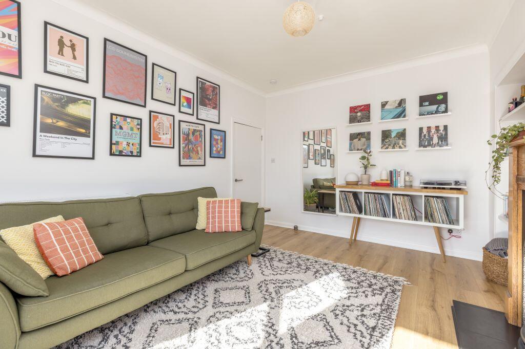 17 Mayville Gardens East, Trinity, Edinburgh, EH5 3DW photo 4