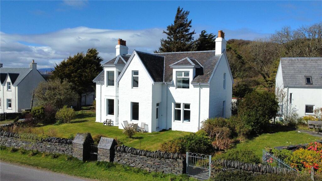 3-bed flat on 1 Cluain, Cullipool, Isle Of Luing, Argyll and Bute, PA34, £240,000