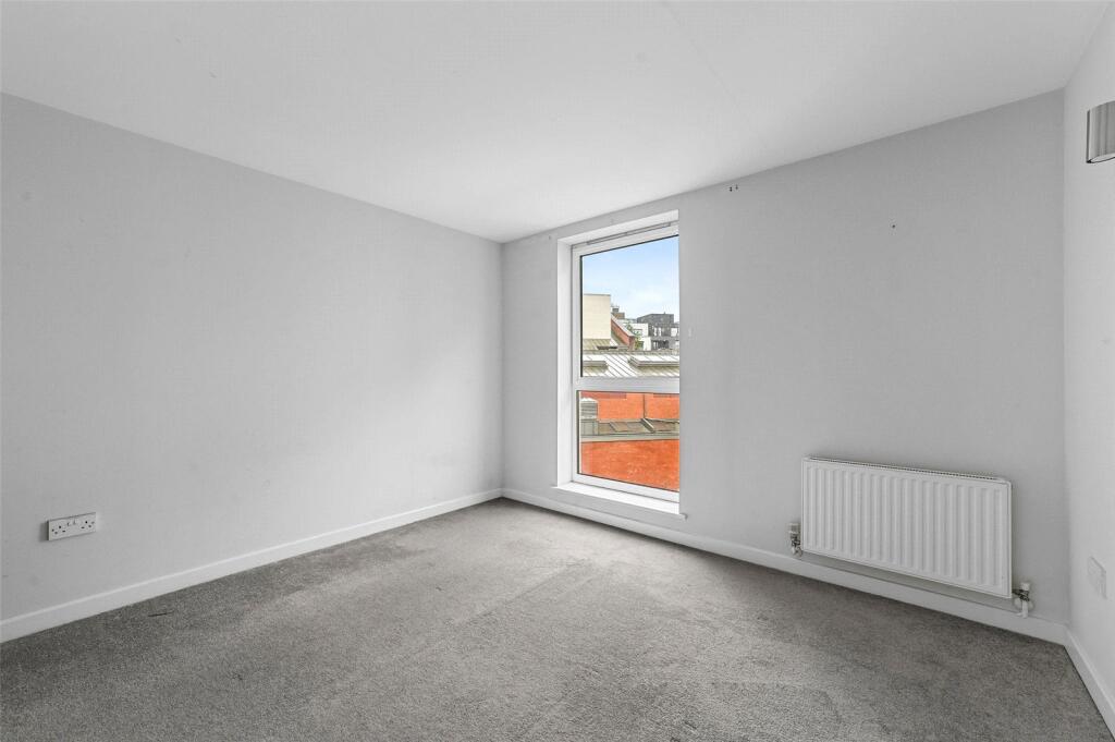 Apartment in London - More