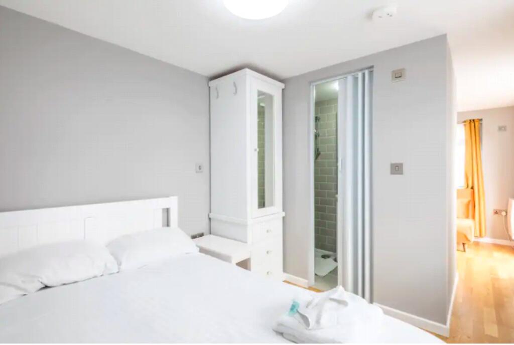 Main image of property: Tavistock Road, Cambridge, Cambridgeshire, CB4