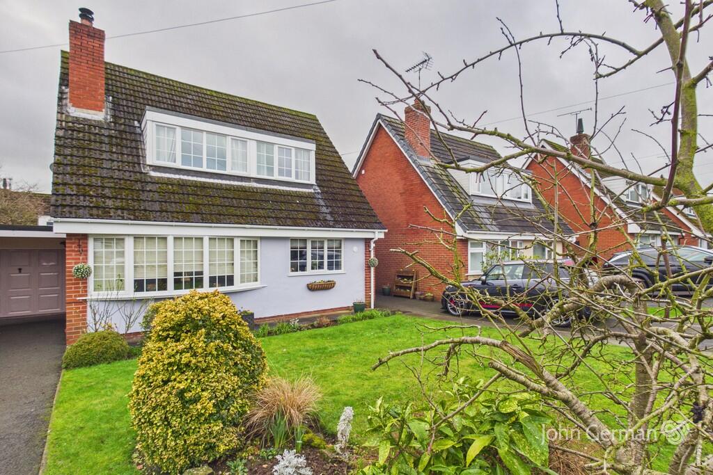 3-bed detached on West Drive, Doveridge, £365,000
