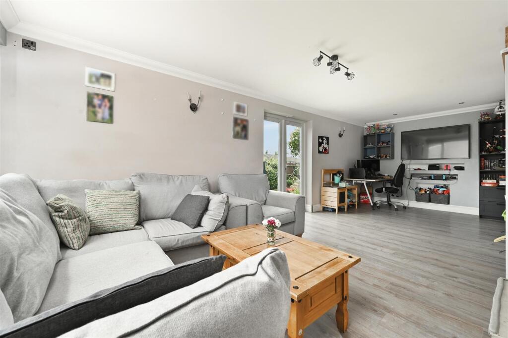 Oakwood, Partridge Green, West Sussex photo 2