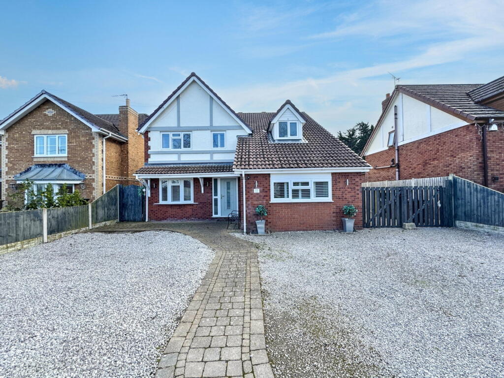 4-bed detached on Brook Avenue, Towyn, Conwy, LL22 9ND, £495,000