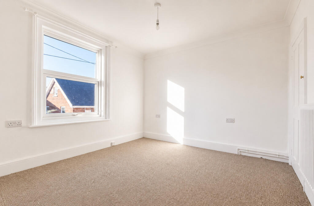 House in Portsmouth - More