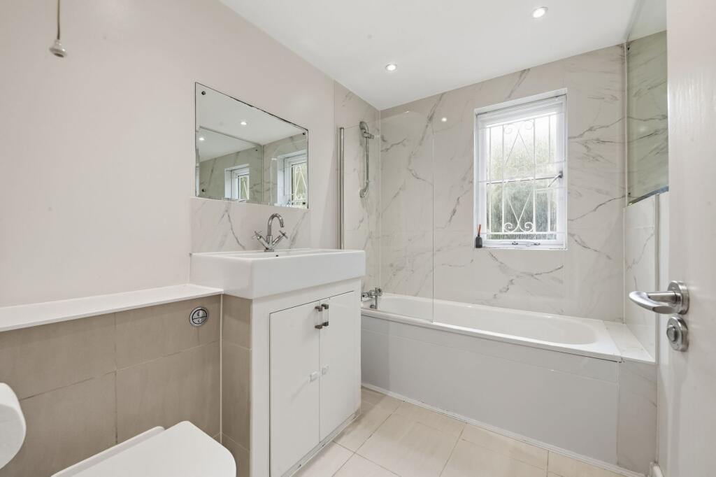 Apartment in London - More