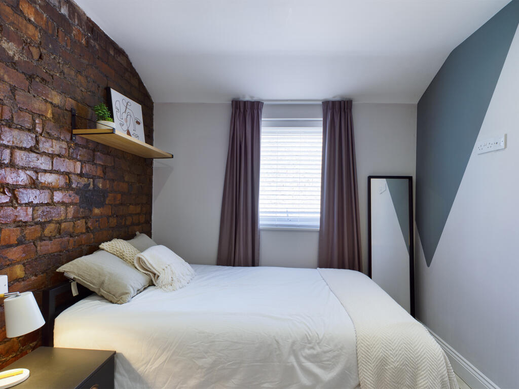 Main image of property: 4, Well Meadow Drive, Sheffield S3 7HP