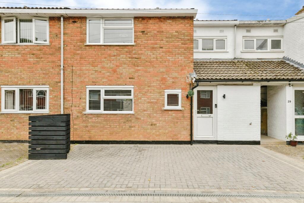 Main image of property: Peartree Way, Stevenage, Hertfordshire, SG2