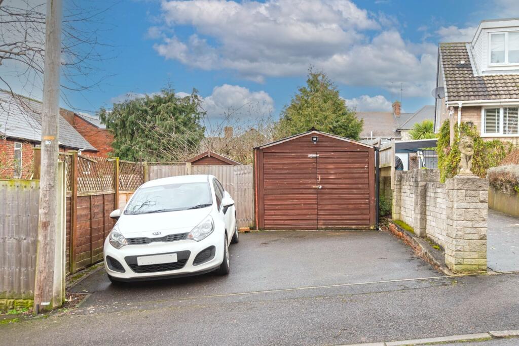 House in Chesterfield, Old Whittington - View 3
