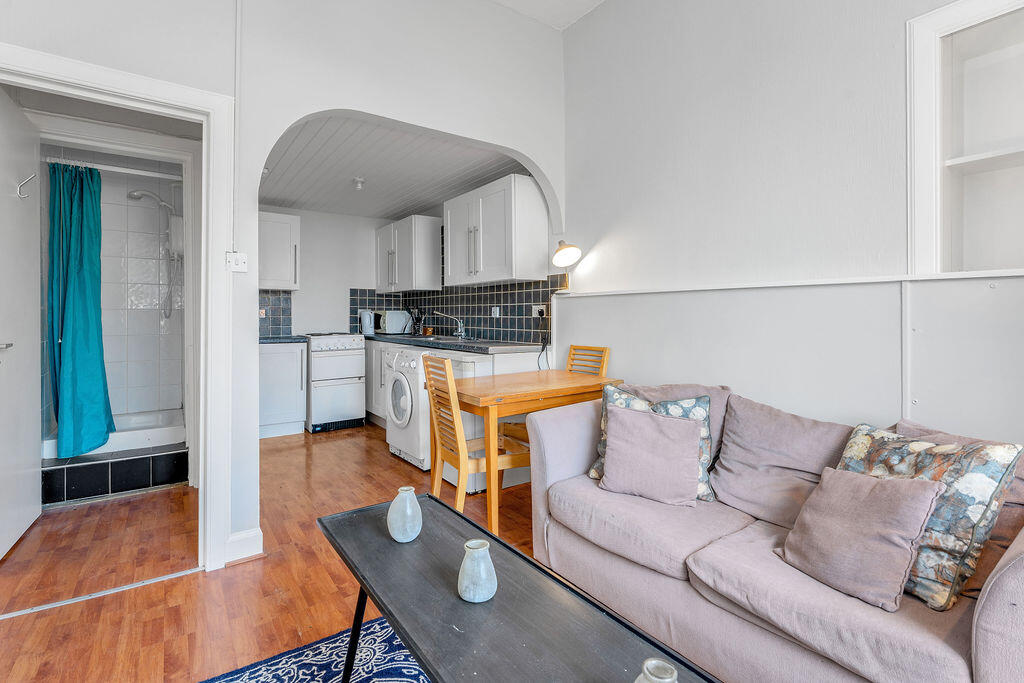 Apartment in Edinburgh - View 2