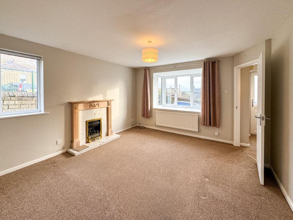 Stoneleigh Court, Shelley, Huddersfield, HD8 photo 3