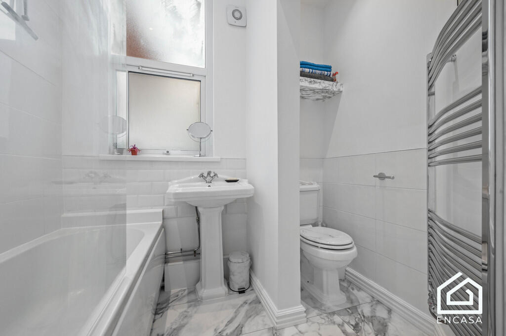 Apartment in Solihull, Olton - View 6
