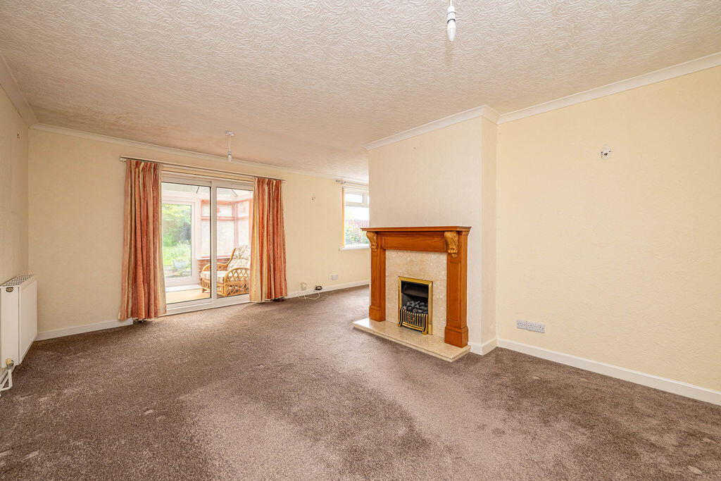 31 Ewart Road, Donnington, TF2 7LP photo 5