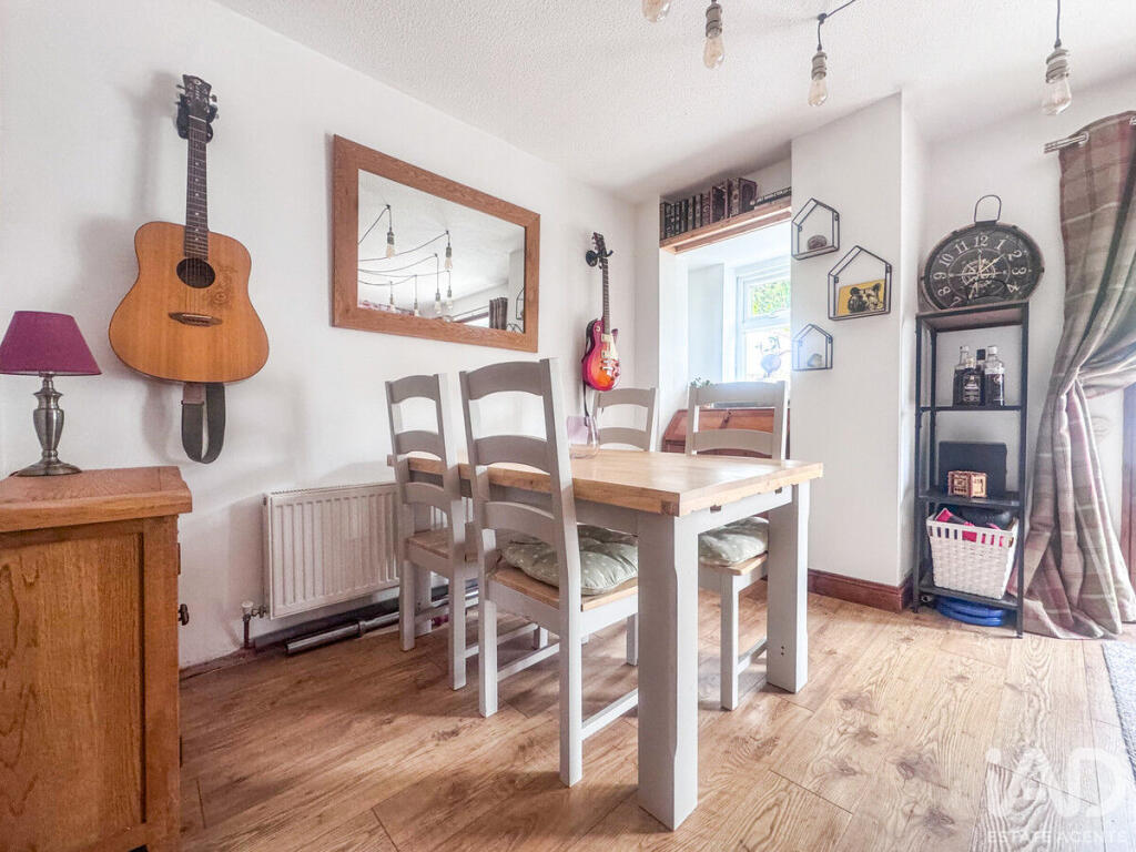 Debden Close, Plymouth, PL5 Modern First Time Home Ready to Enjoy - Ansicht 4