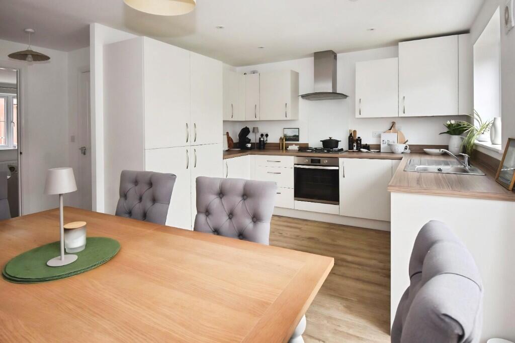 2-bed terraced on Gleneagles Road, SO32, £325,000