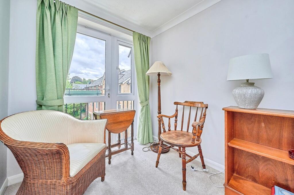 Apartment in Cambridge - View 5