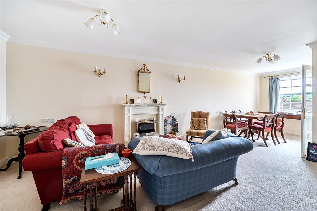 Apartment in Cheltenham, Bath Road Shops, Montpellier - View 2