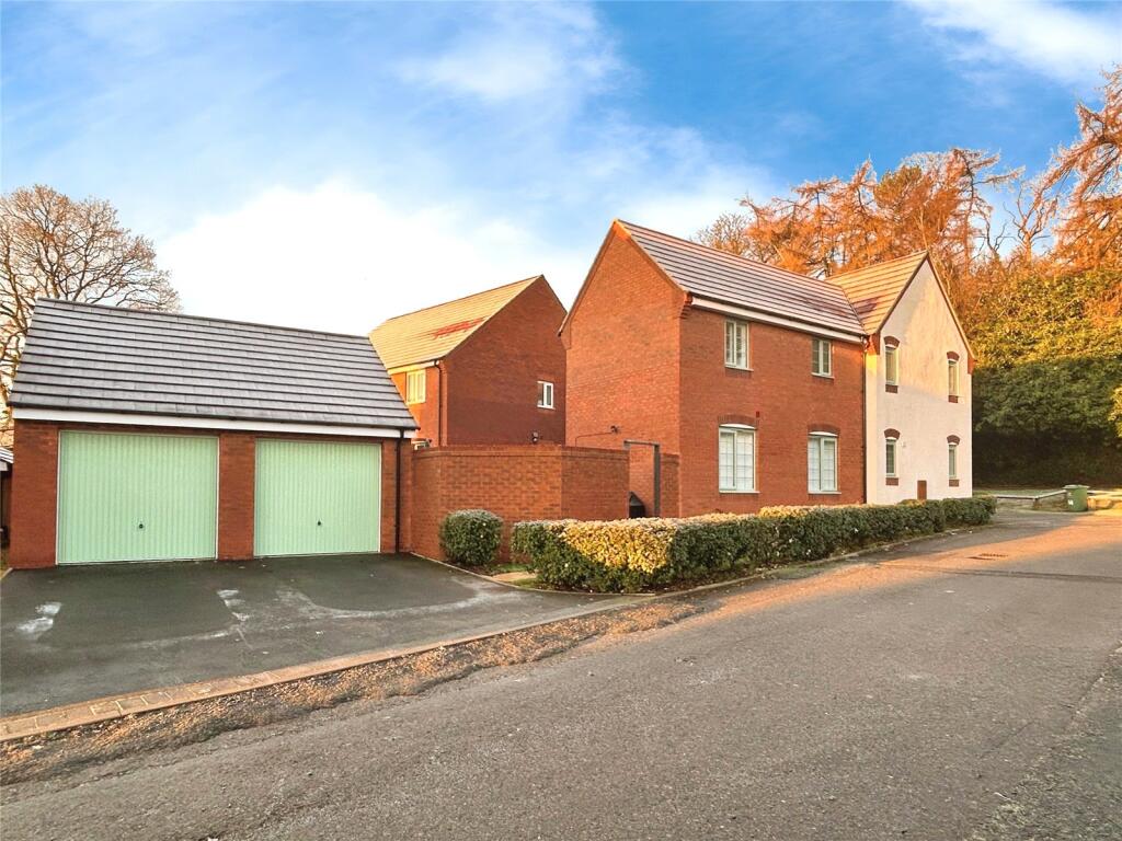 4-bed detached on Henry Baxter Drive, Keresley, Coventry, CV7, £480,000