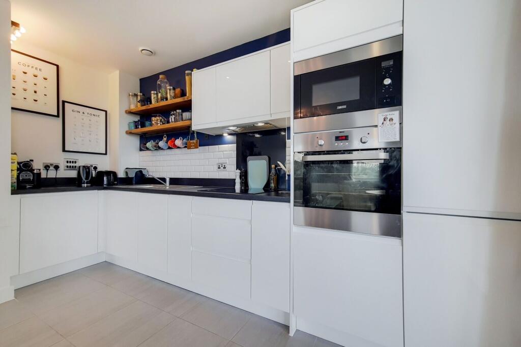 Apartment in Harrow - View 4