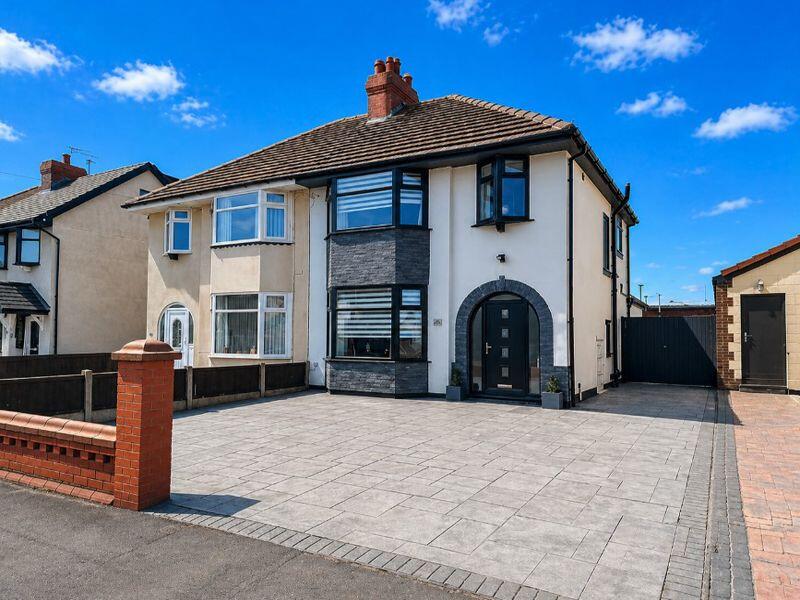 Main image of property: CARR GATE - THORNTON CLEVELEYS - FY5 1LB