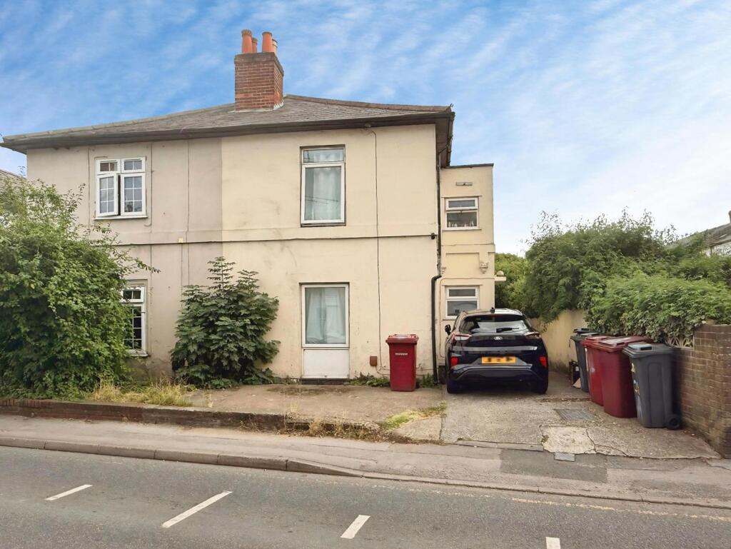 Main image of property: Tilehurst Road, Reading, Berkshire, RG1