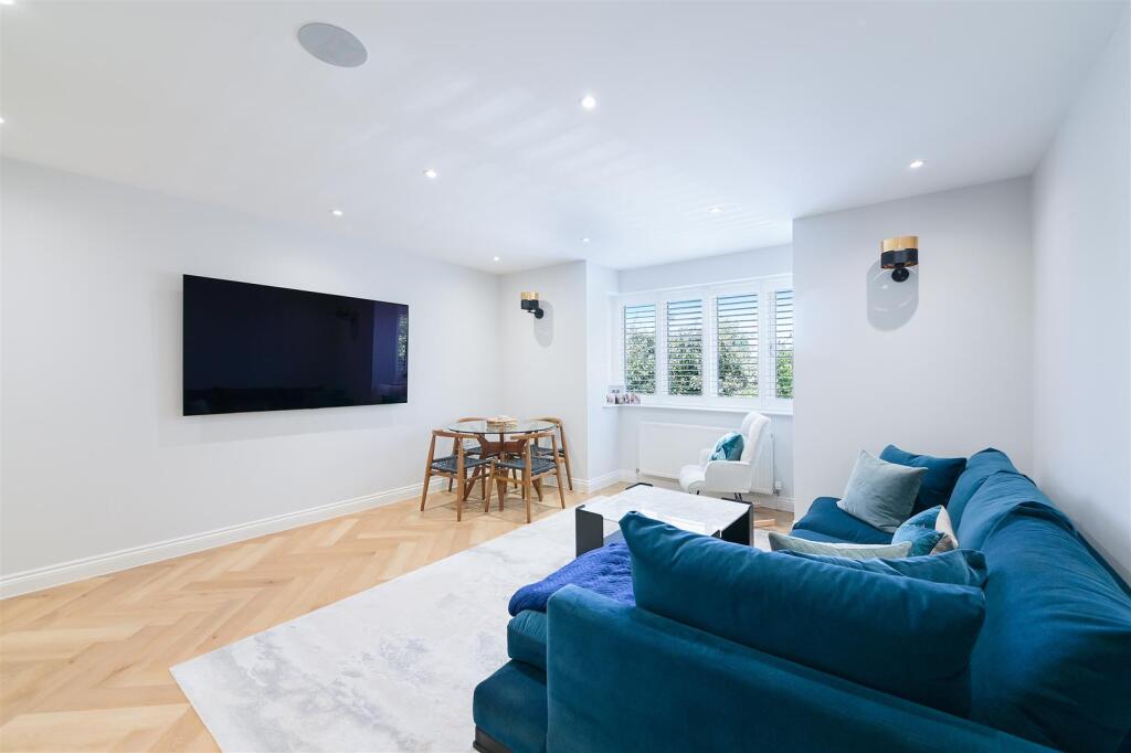 Apartment in Sutton - View 2
