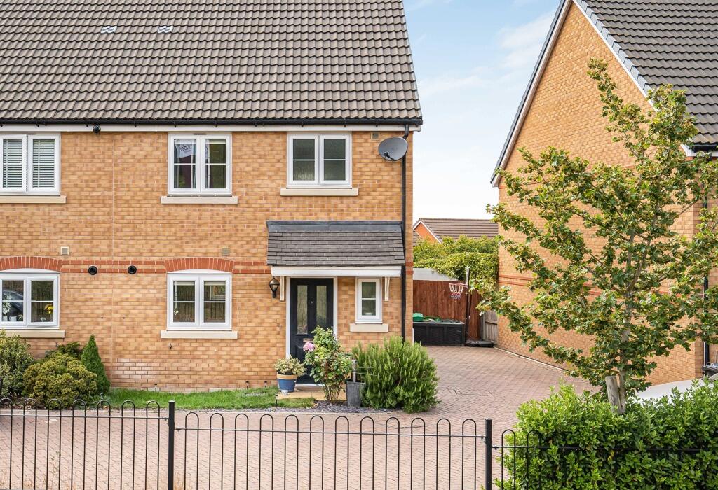Main image of property: 2 Lilburn Avenue, Royston, Hertfordshire, SG8 7FH