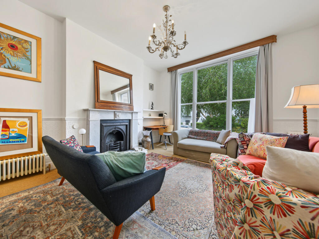 Apartment in London - More