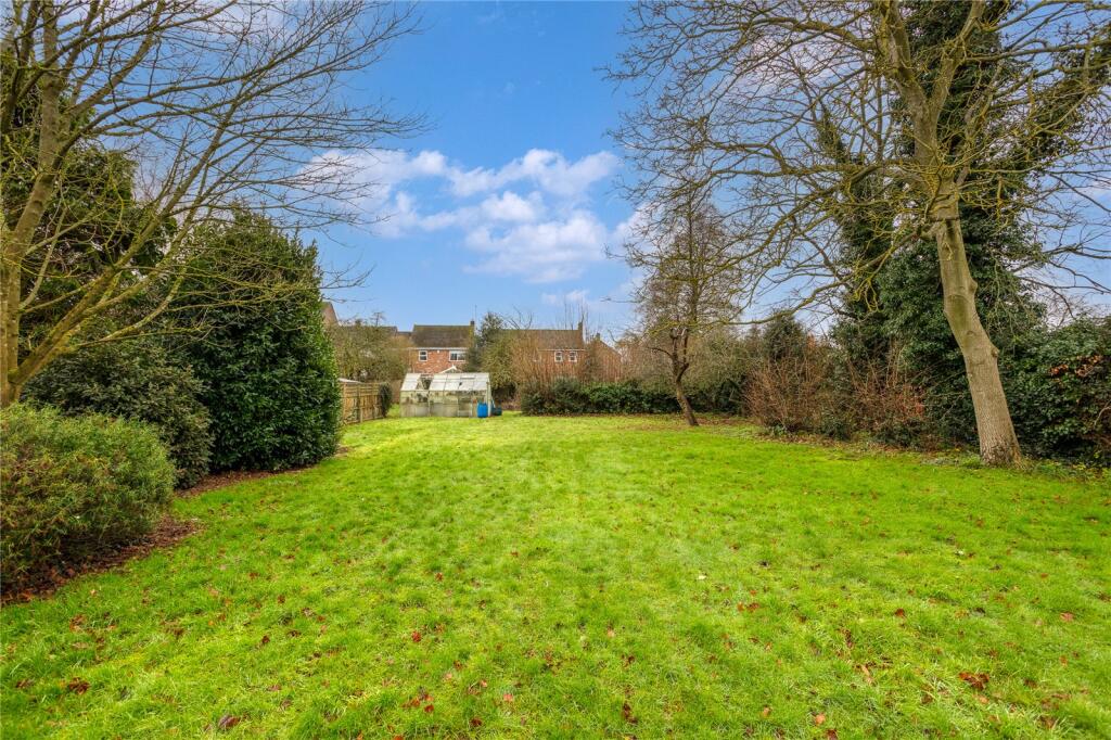 Park Road, Toddington, Bedfordshire, LU5 photo 4