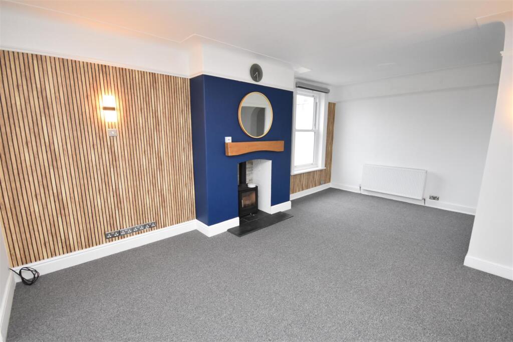 Apartment in Chester - More