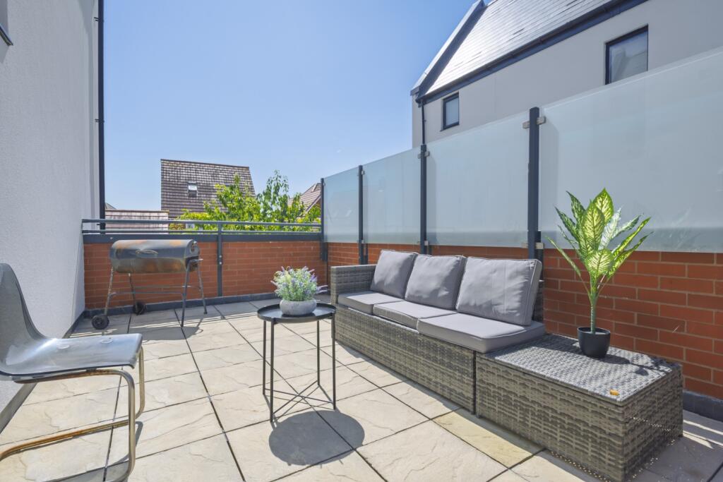 House in Swindon - View 5